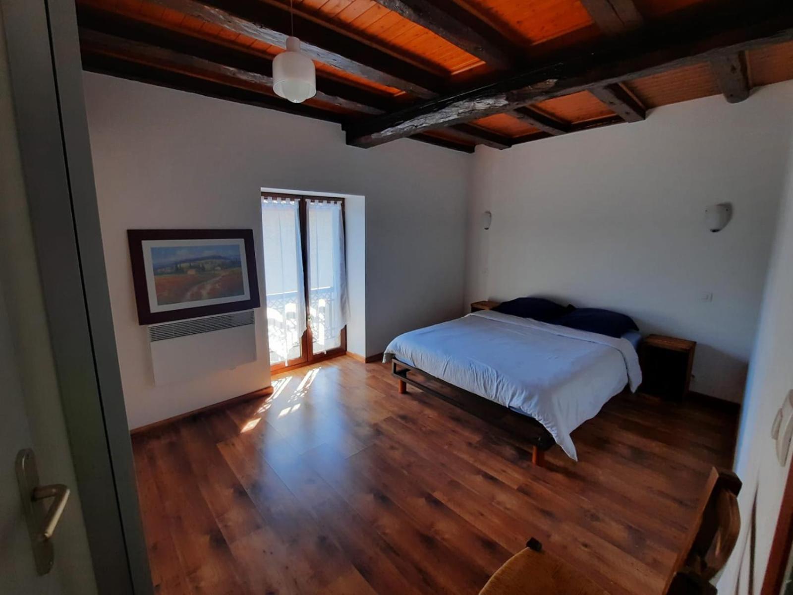 Hébergement de vacances Maison De Village Au Pied De La Montagne *