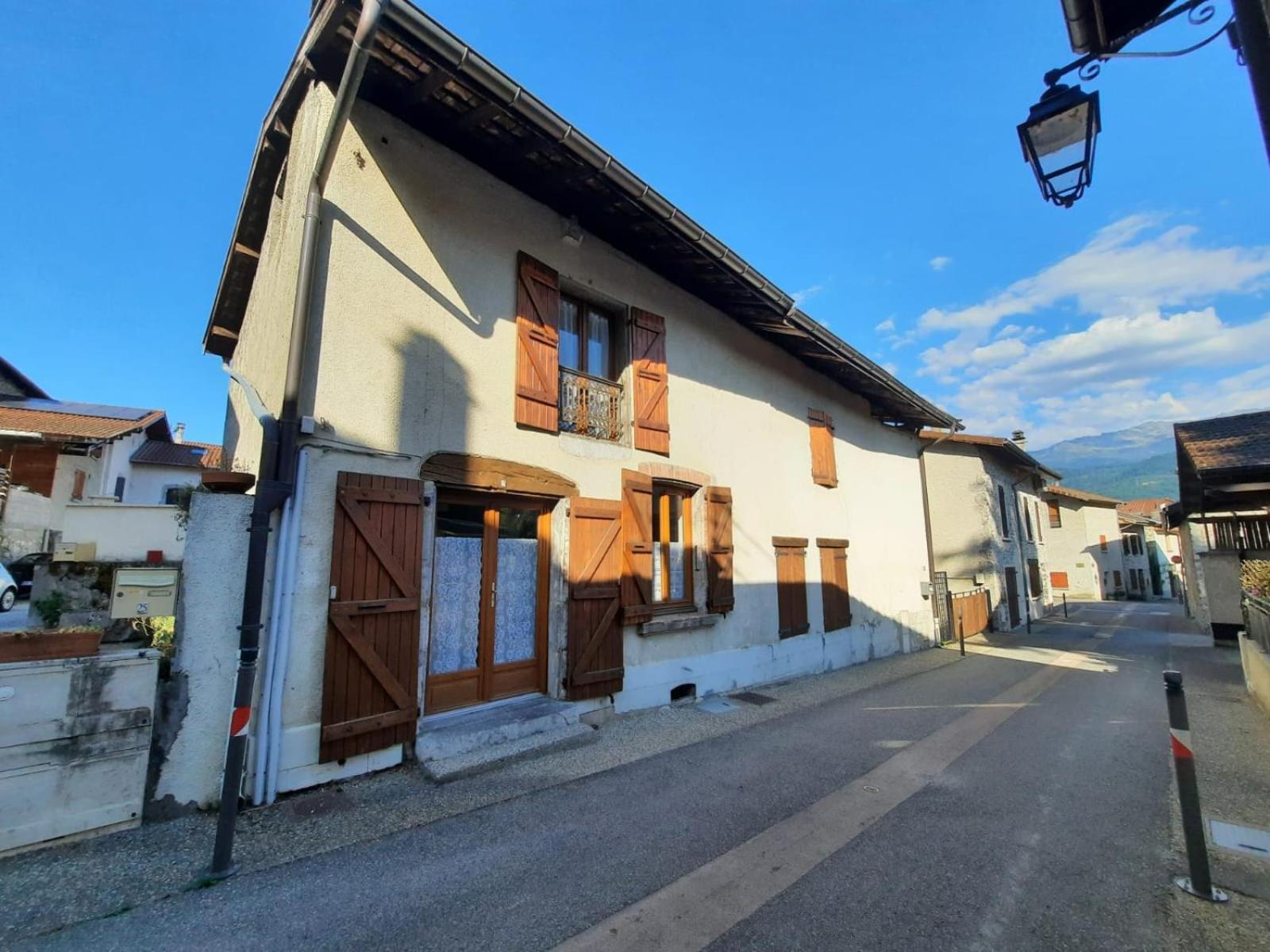 Holiday home Maison De Village Au Pied De La Montagne Lumbin