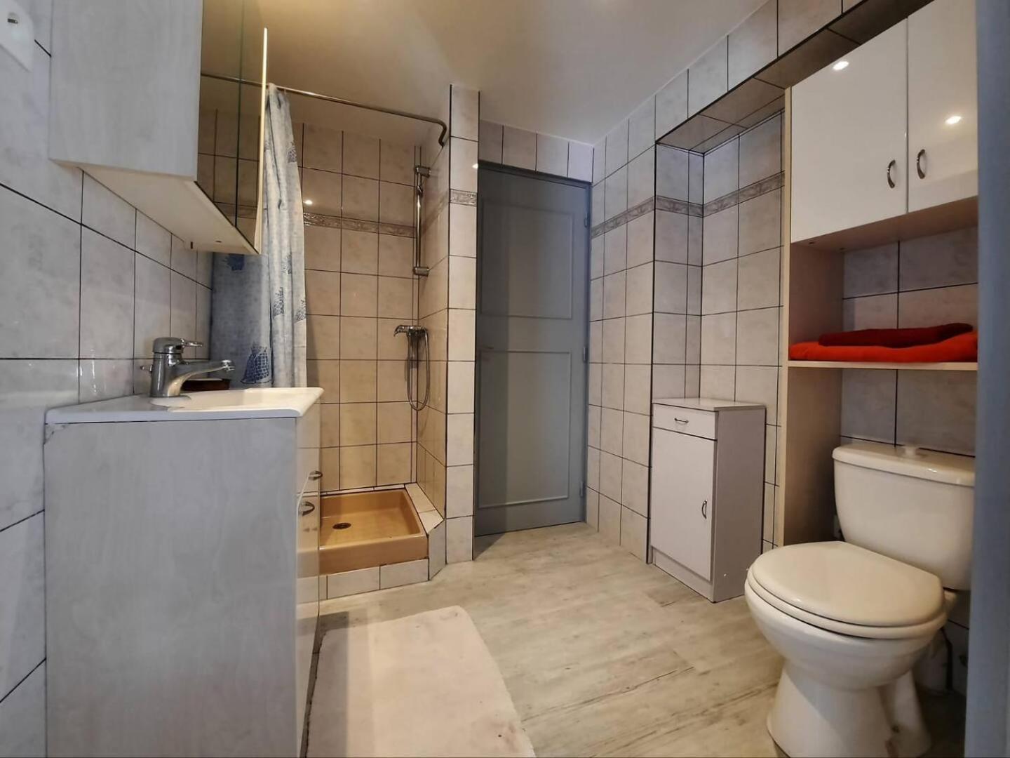 Vakantiehuis Maison De Village Au Pied De La Montagne *
